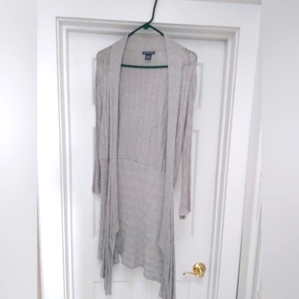 Light weight sweater